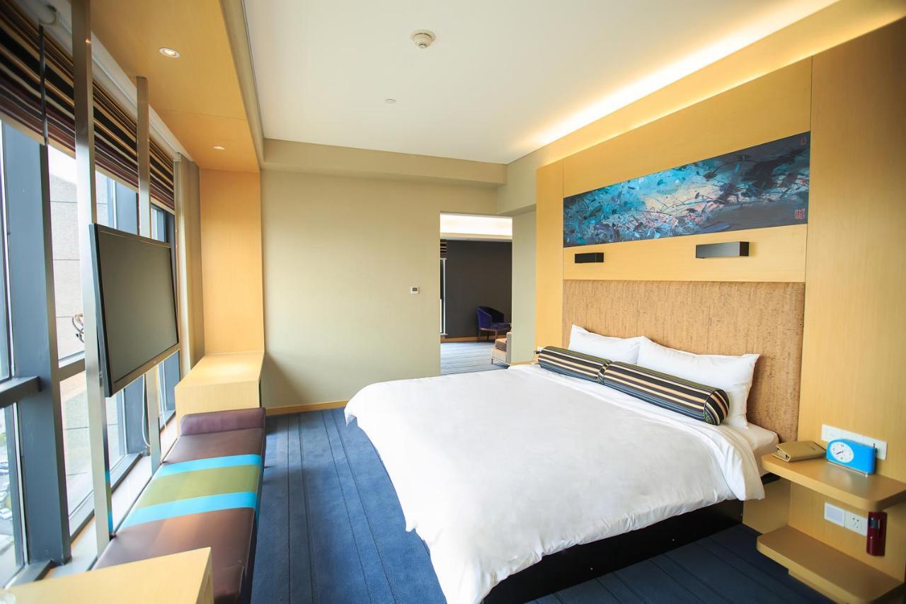 Отель Aloft Yancheng Яньчэн Экстерьер фото